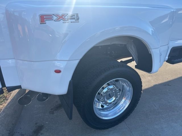 Used 2025 Ford F450 Platinum w/ FX4 Off-Road Package image 14