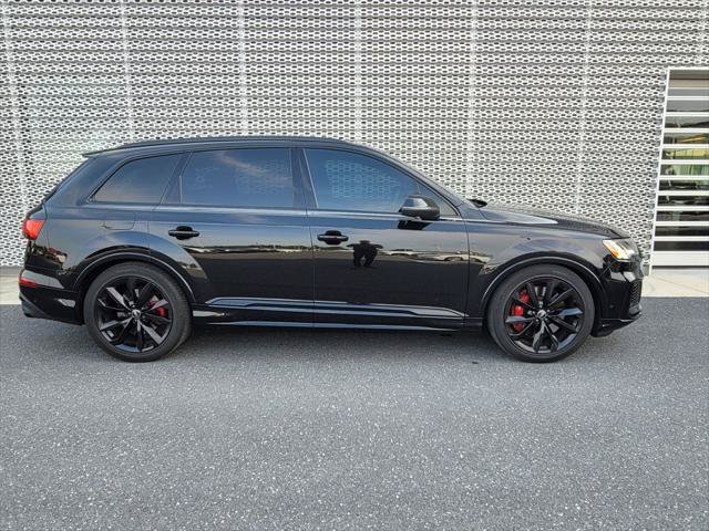 Used 2023 Audi SQ7 Prestige w/ Sport Package AWD/4WD image 3