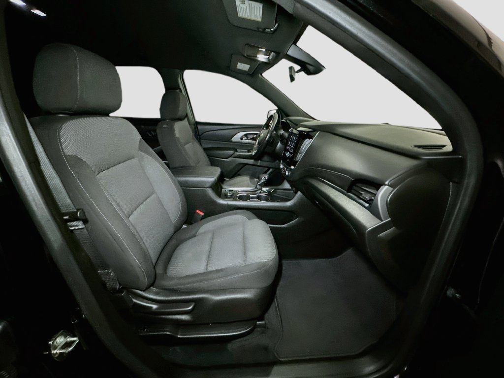 Used 2022 Chevrolet Traverse LT FWD image 39