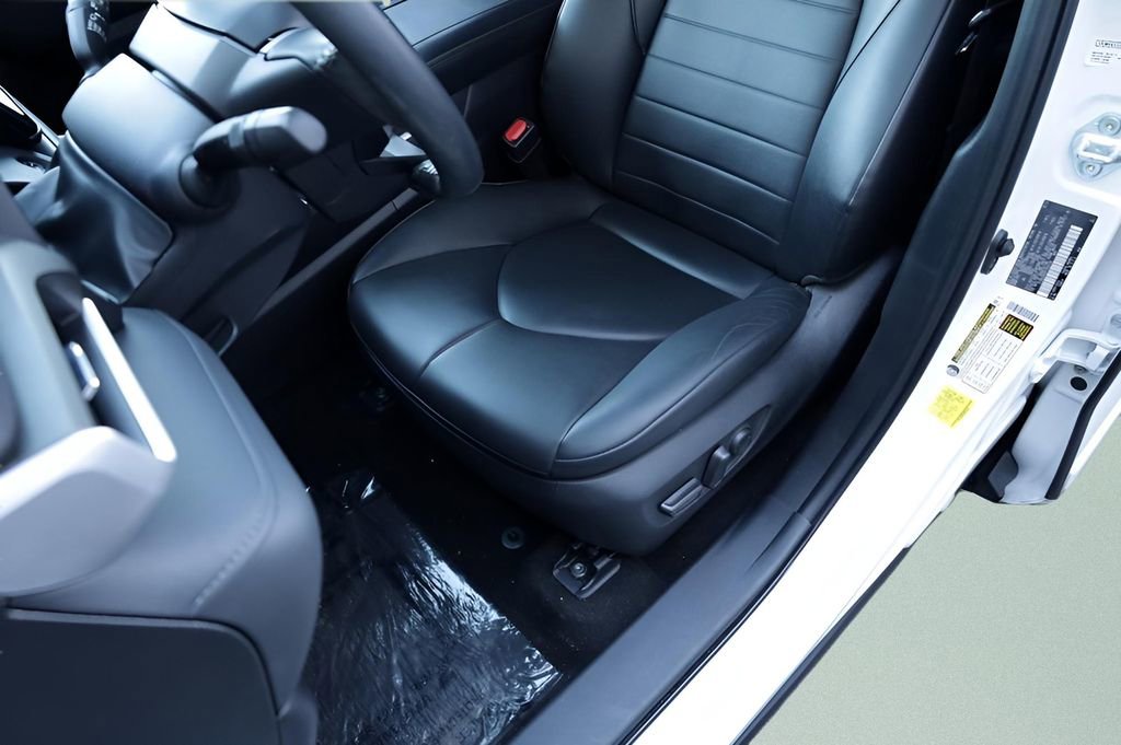 Used 2023 Toyota Highlander XLE image 10