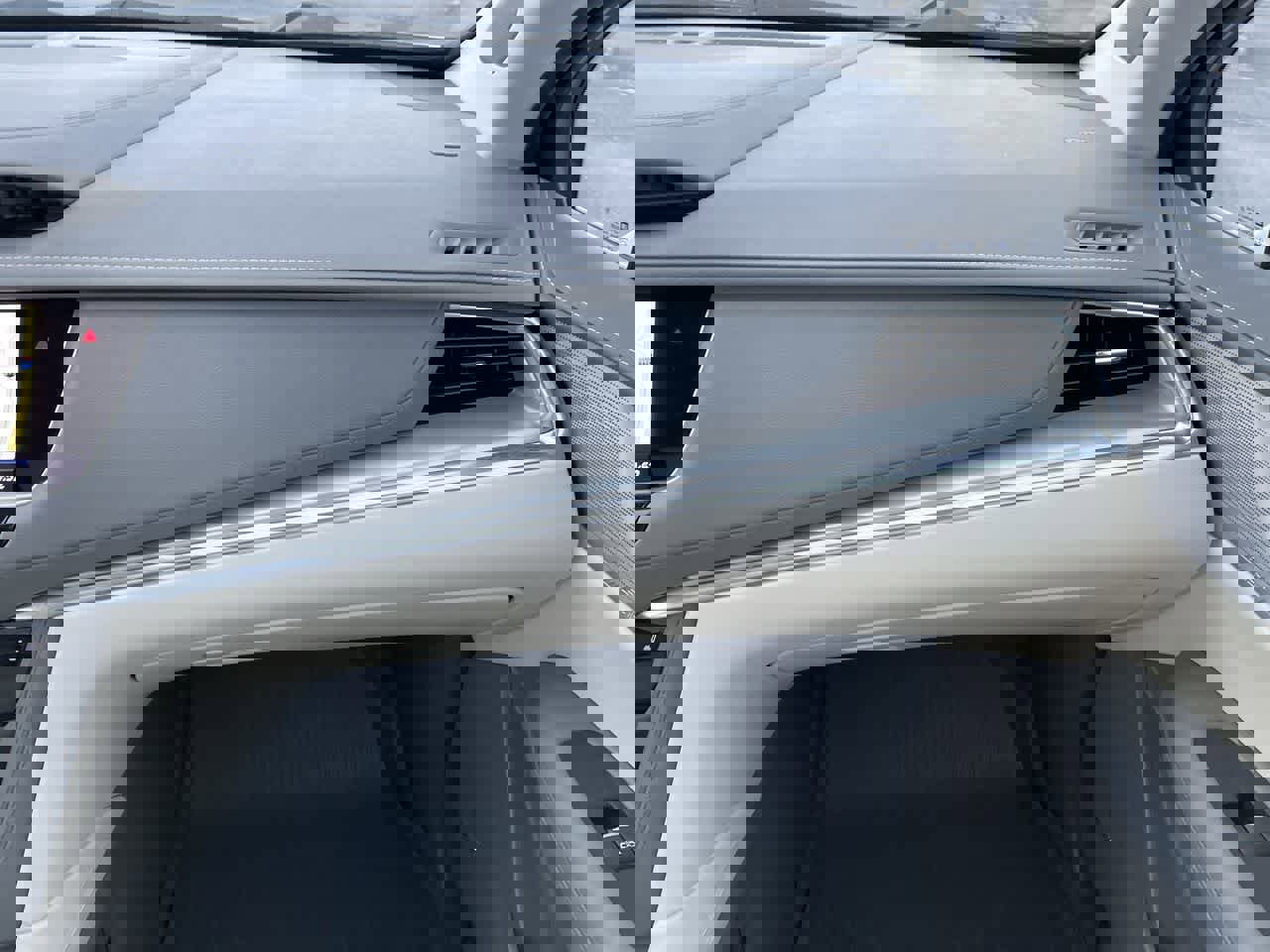 Certified 2023 Cadillac XT5 Premium Luxury w/ LPO, Floor Liner Package image 16