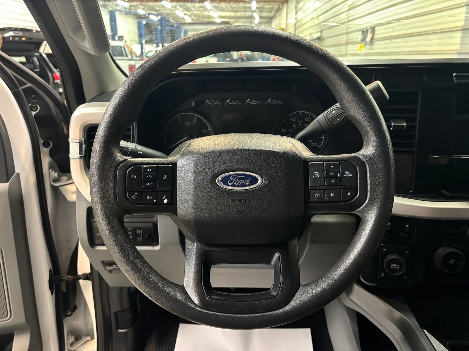 Used 2023 Ford F250 XLT w/ FX4 Off-Road Package AWD/4WD image 15