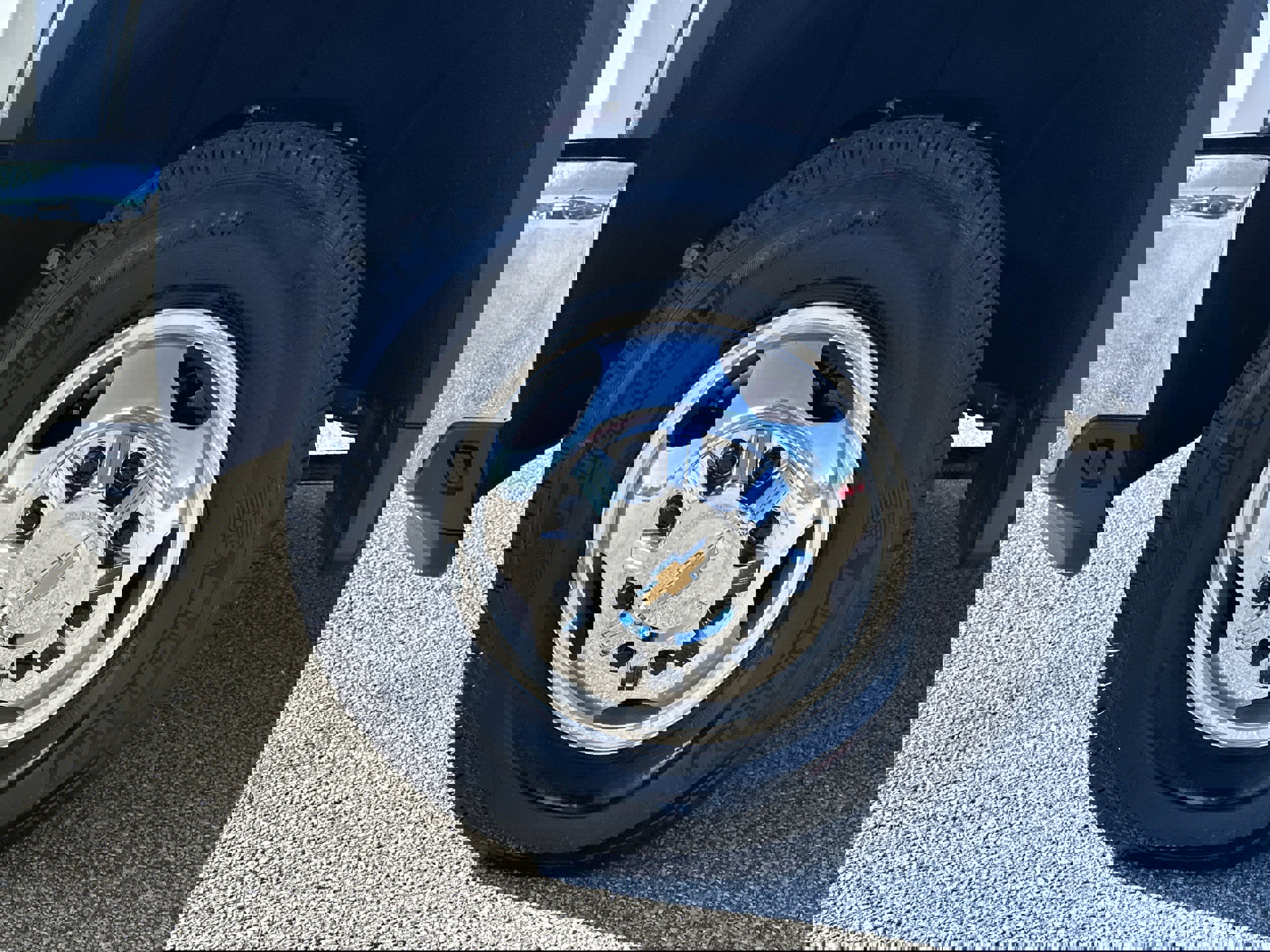 Used 2024 Chevrolet Silverado 3500 LT w/ Convenience Package image 11