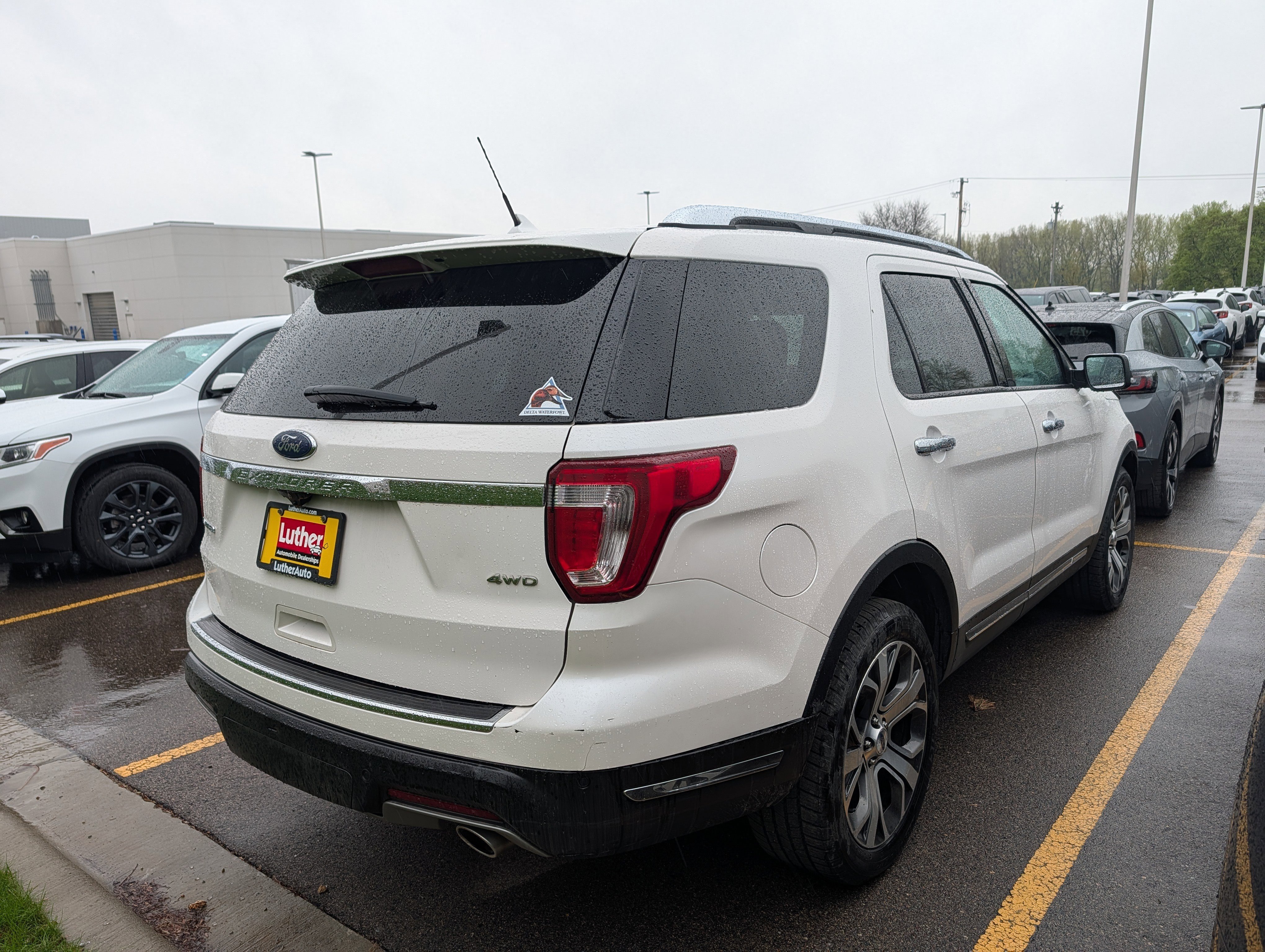 Used 2019 Ford Explorer Limited w/ Limited Luxury Package AWD/4WD image 4