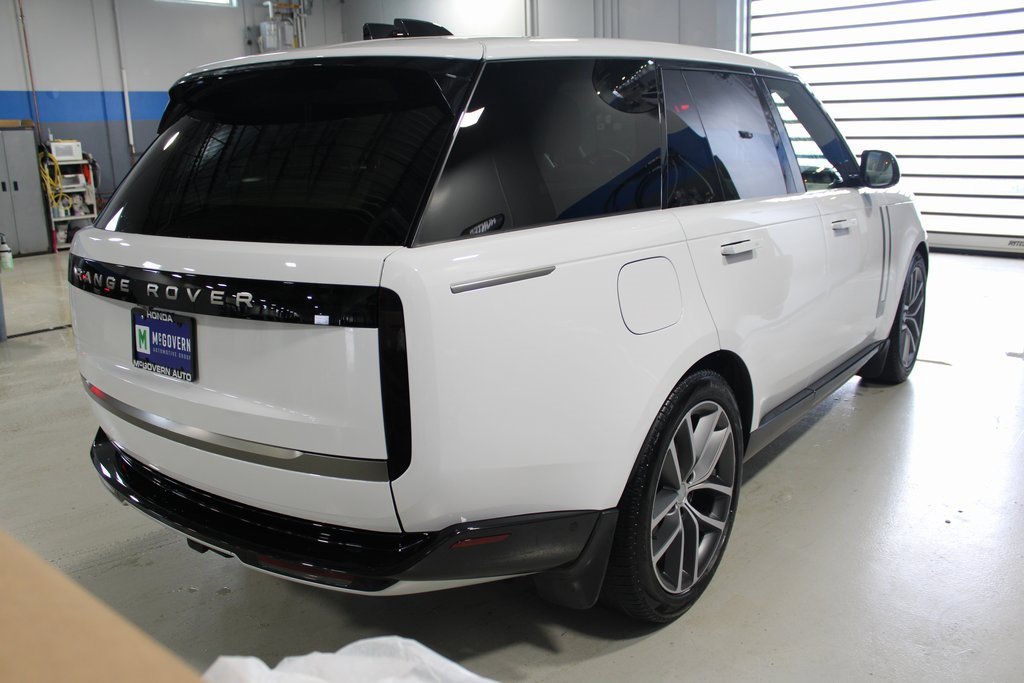Used 2024 Land Rover Range Rover SE image 40