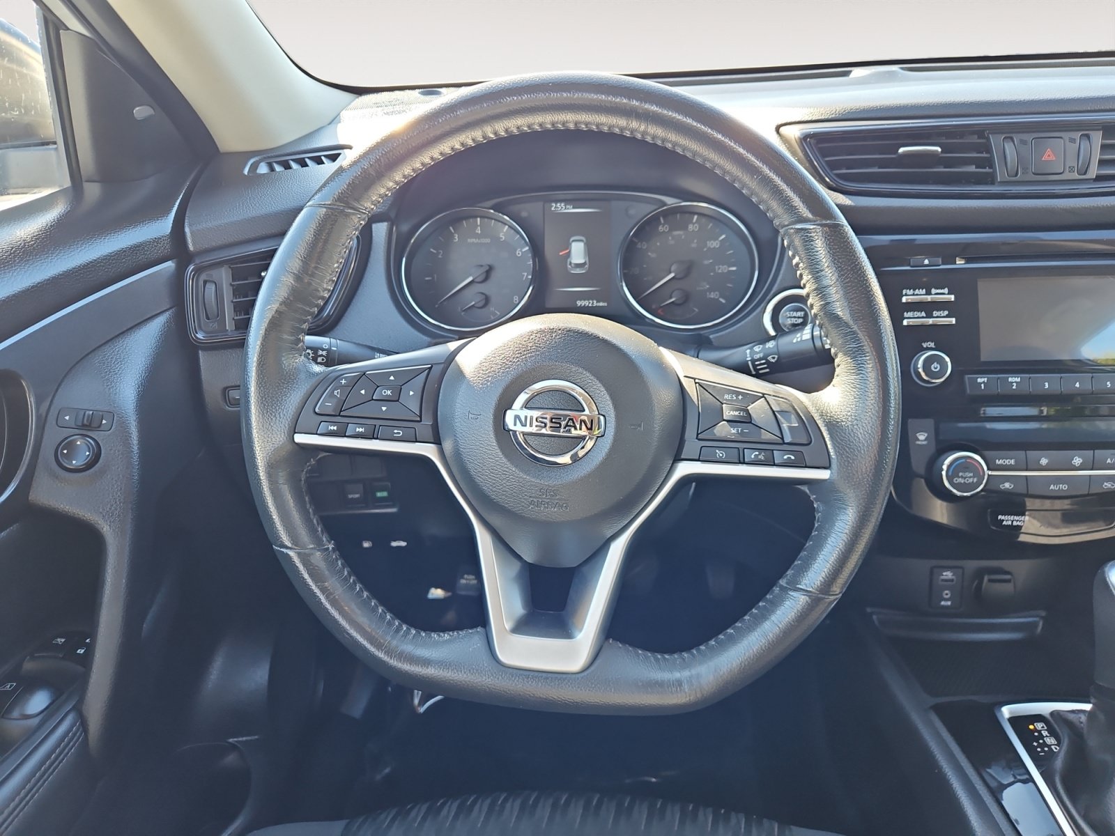 Used 2017 Nissan Rogue SV FWD image 12