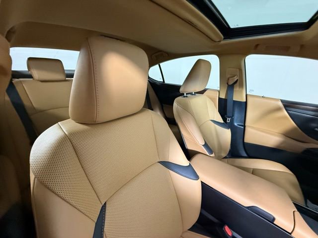 Certified 2022 Lexus ES 300h w/ Premium Package image 35