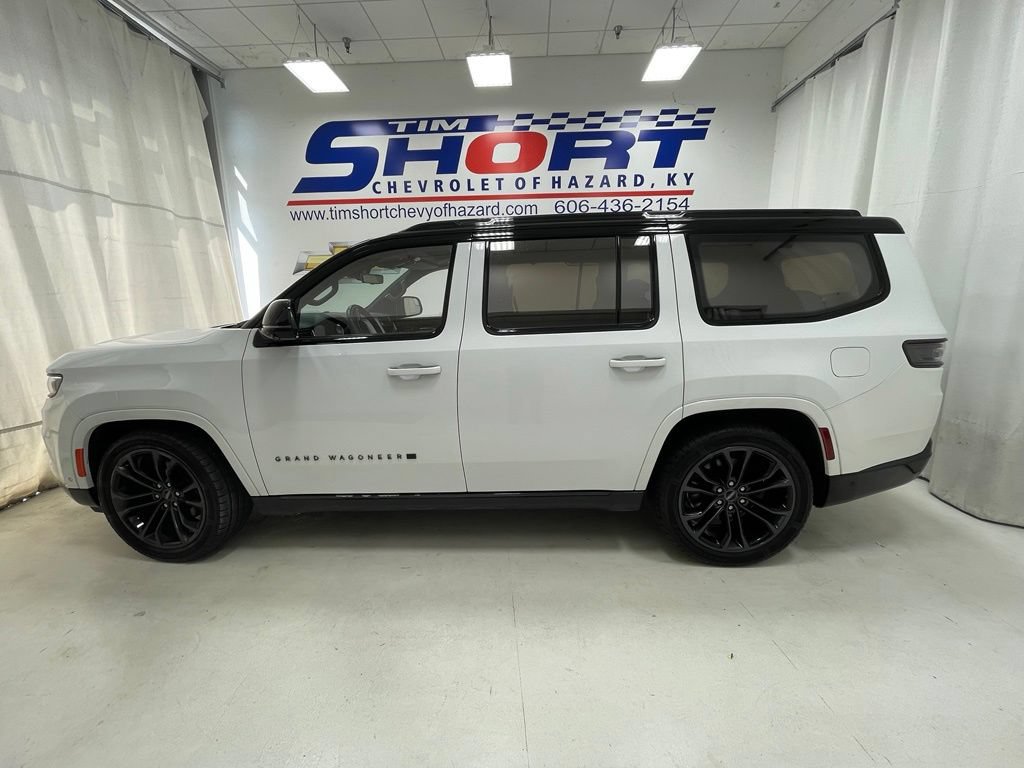 Used 2023 Jeep Grand Wagoneer Series III w/ Rear Seat Video Group 1 AWD/4WD image 11