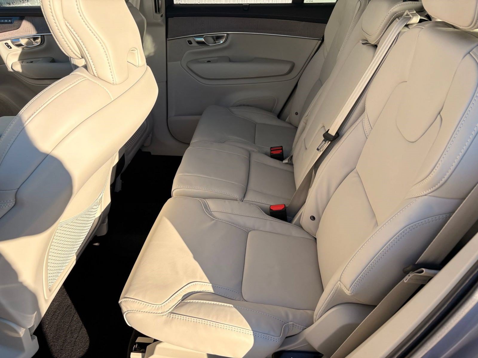 New 2026 Volvo XC90 B6 Ultra w/ Protection Package AWD/4WD image 14