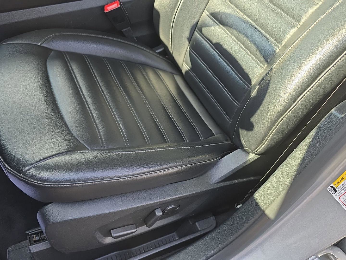 Used 2021 Ford Edge SEL image 11