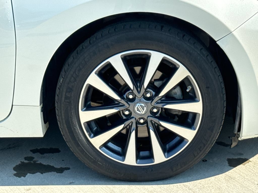 Used 2016 Nissan Altima 2.5 SV FWD image 11