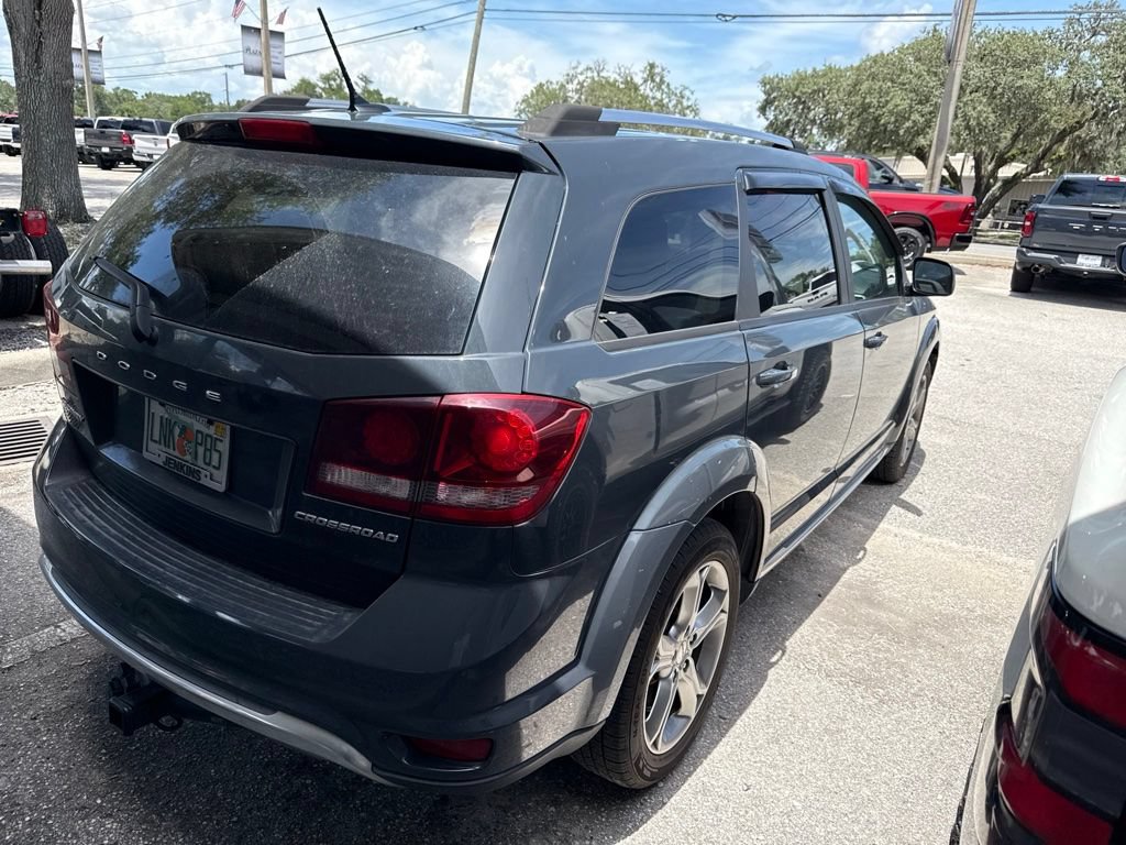 Certified 2017 Dodge Journey Crossroad FWD image 4