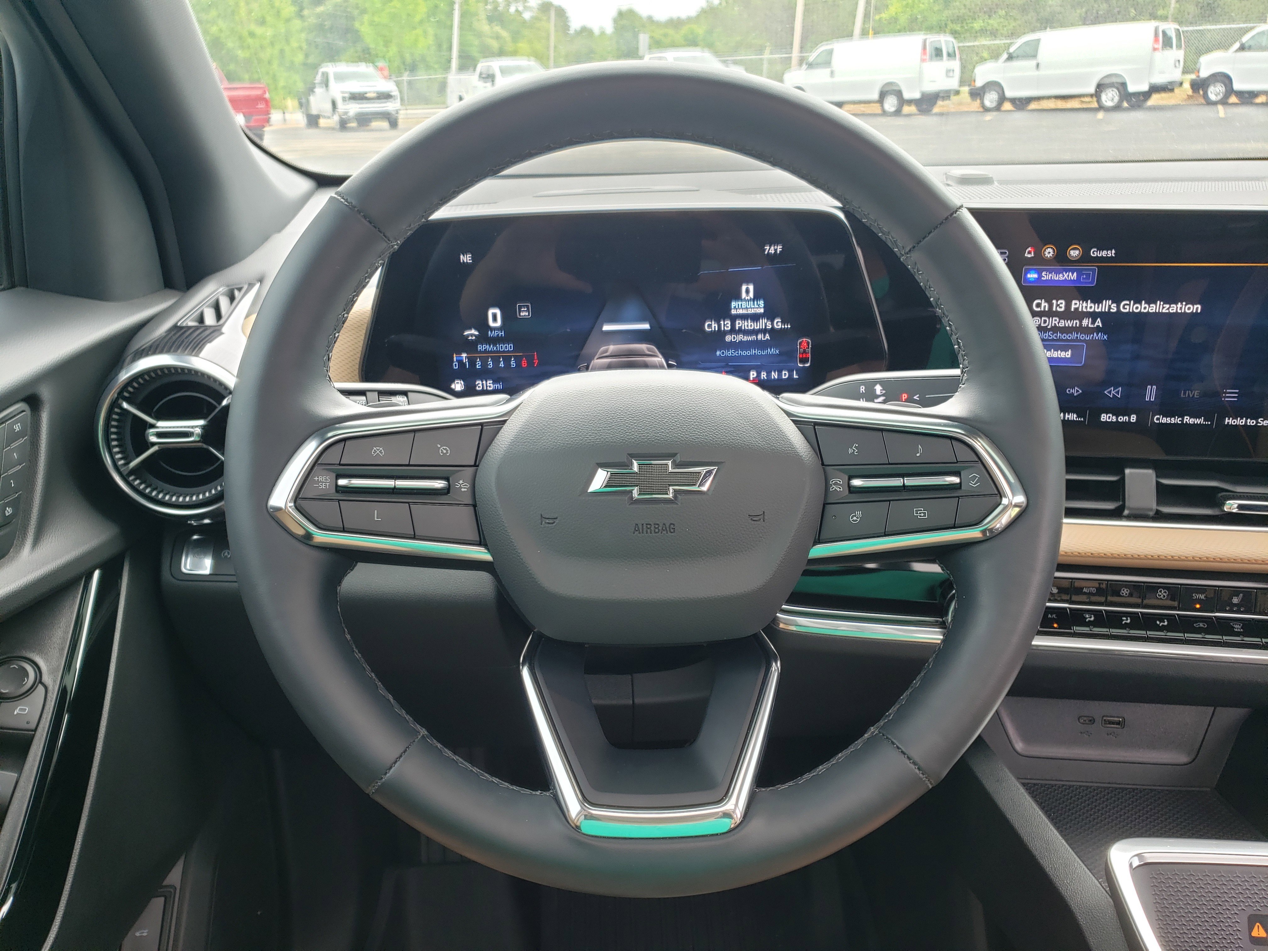 Used 2025 Chevrolet Equinox ACTIV w/ Safety and Technology Package FWD image 16