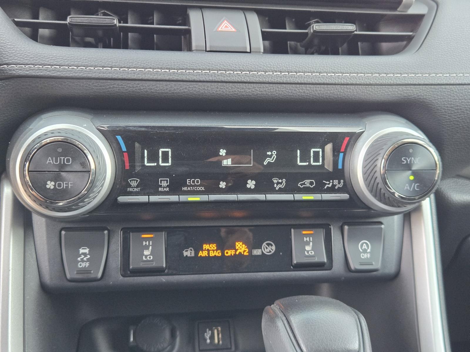Used 2023 Toyota RAV4 XLE w/ Convenience Package FWD image 11