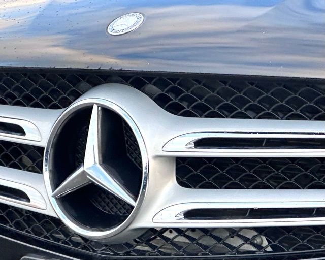 Certified 2017 Mercedes-Benz GLC 300 4MATIC image 3