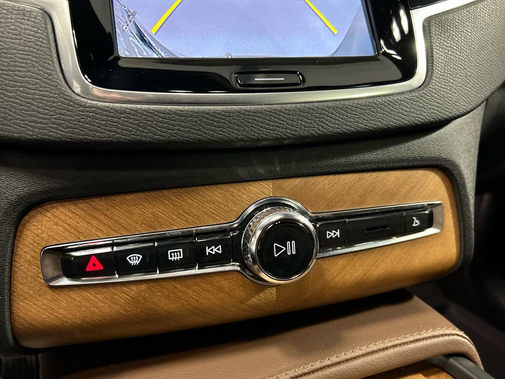 Certified 2023 Volvo XC90 T8 Plus w/ Protection Package AWD/4WD image 18
