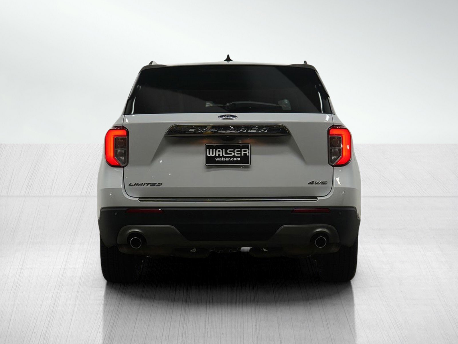 Used 2023 Ford Explorer Limited image 4