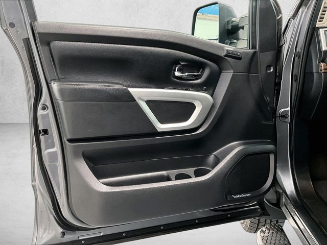 Used 2016 Nissan Titan SL RWD image 18