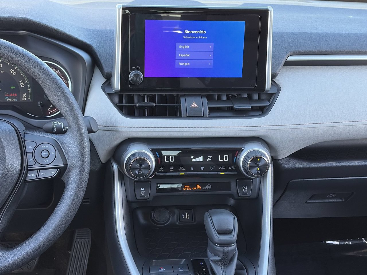 Used 2025 Toyota RAV4 XLE w/ Convenience Package FWD image 14