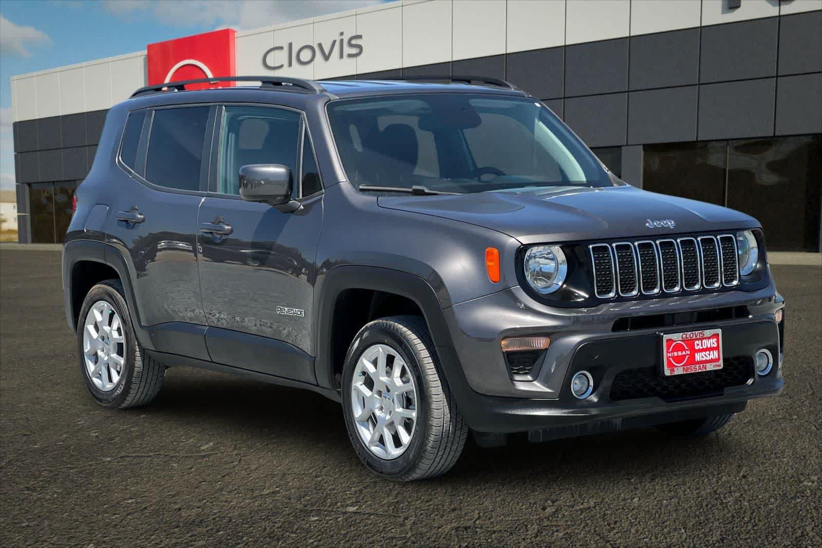 Used 2020 Jeep Renegade Latitude w/ UConnect 8.4 Nav Group AWD/4WD image 10