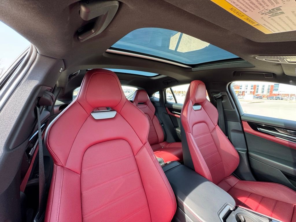 Used 2024 Porsche Panamera image 25
