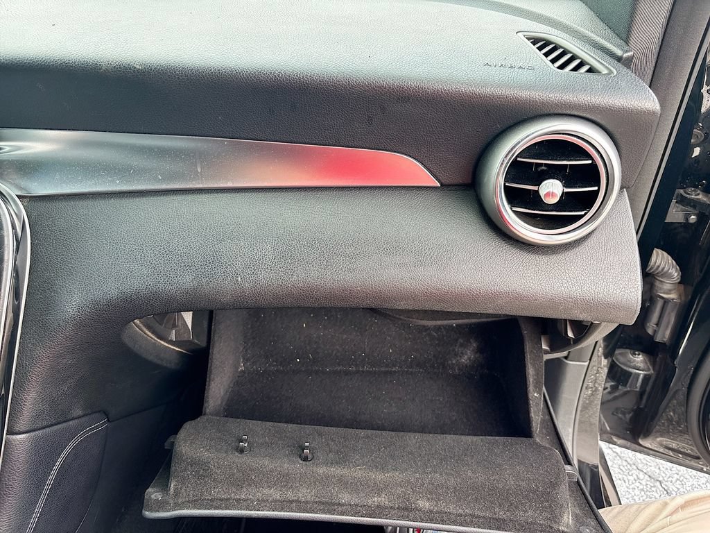Used 2018 Mercedes-Benz GLC 300 image 24