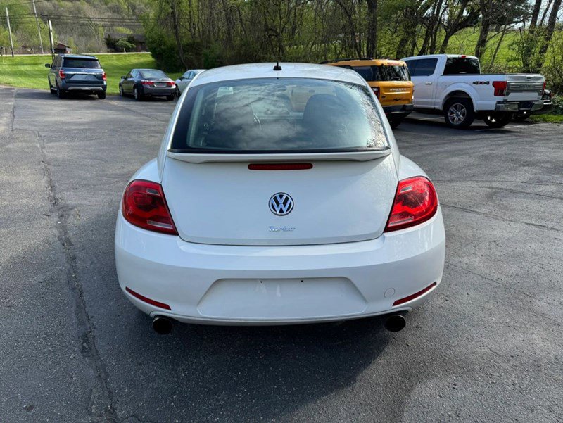 Used 2012 Volkswagen Beetle 2.0T FWD image 5