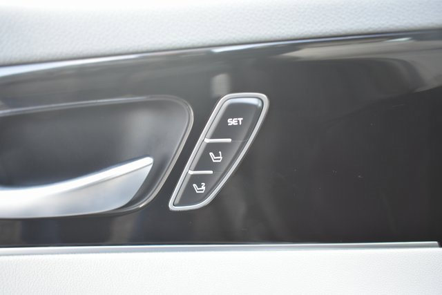 Used 2018 Kia Sorento SX image 16