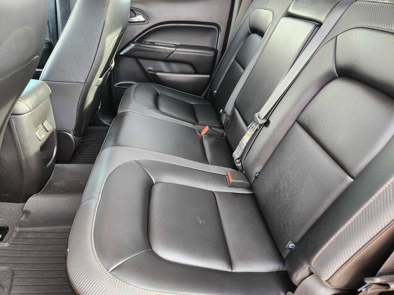 Used 2022 GMC Canyon AT4 image 9