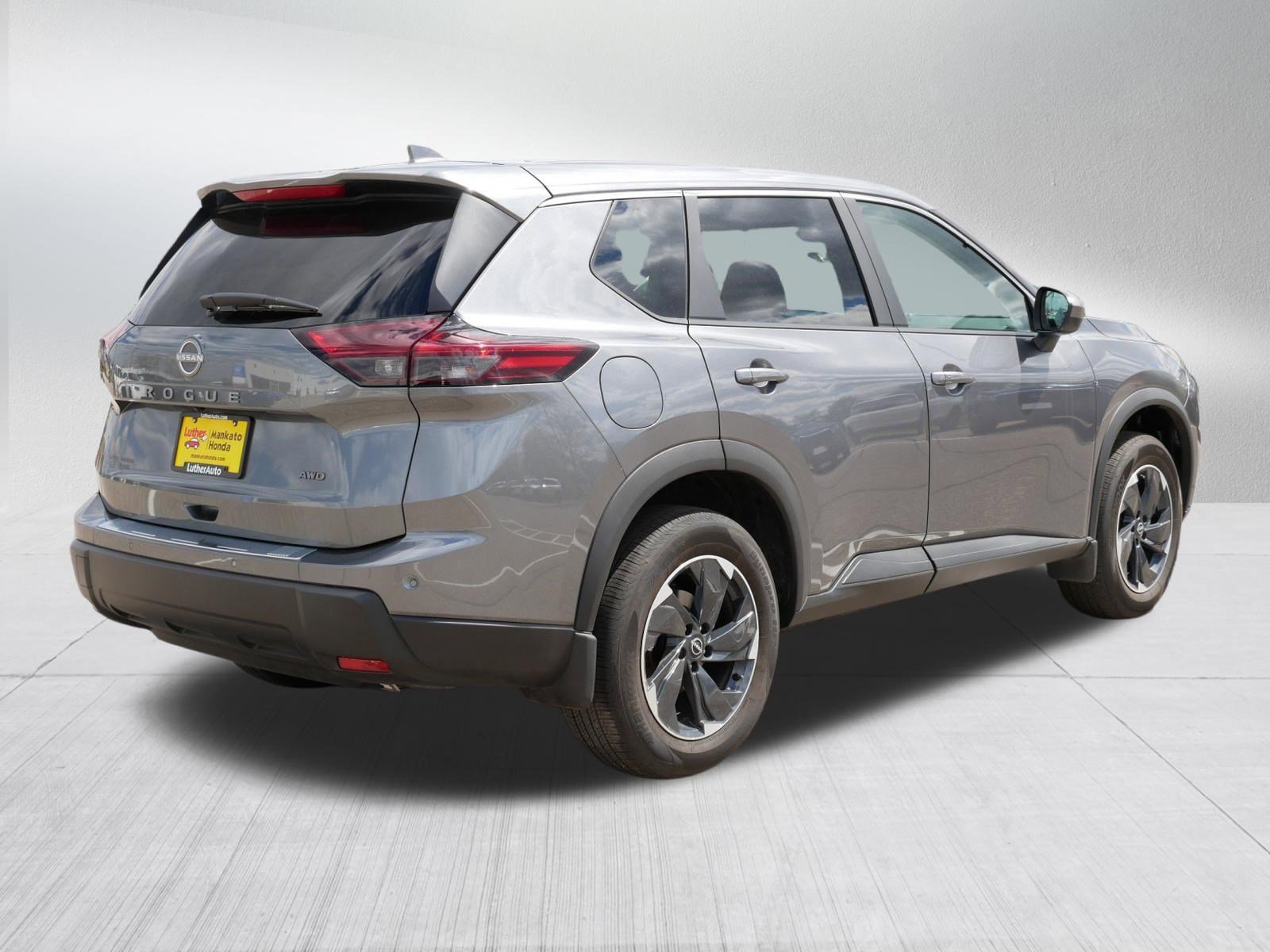 Used 2026 Nissan Rogue SV w/ Cold Weather Package AWD/4WD image 7