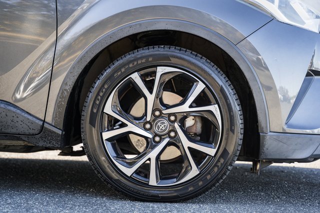 Used 2018 Toyota C-HR XLE image 18