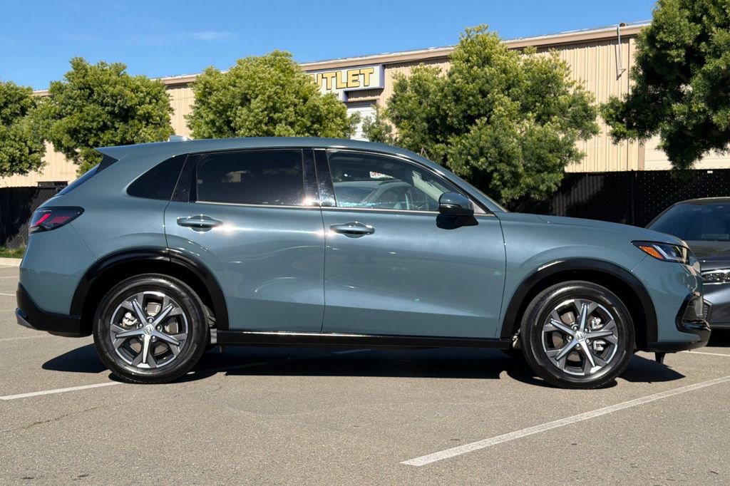 Certified 2024 Honda HR-V EX-L image 3