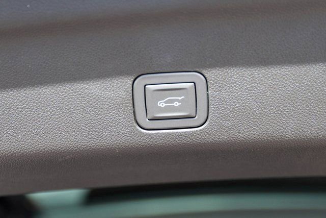 New 2026 Chevrolet Suburban High Country AWD/4WD image 11