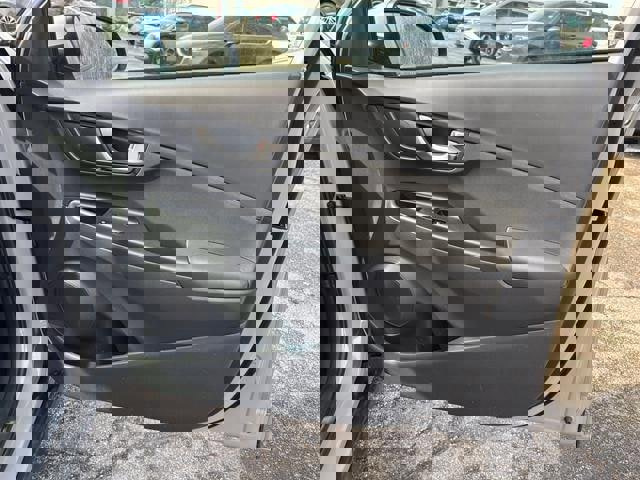 Used 2023 Hyundai Kona SEL w/ Convenience Package image 16