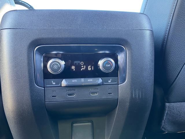 Used 2025 GMC Yukon Denali w/ Advanced Technology Package image 20