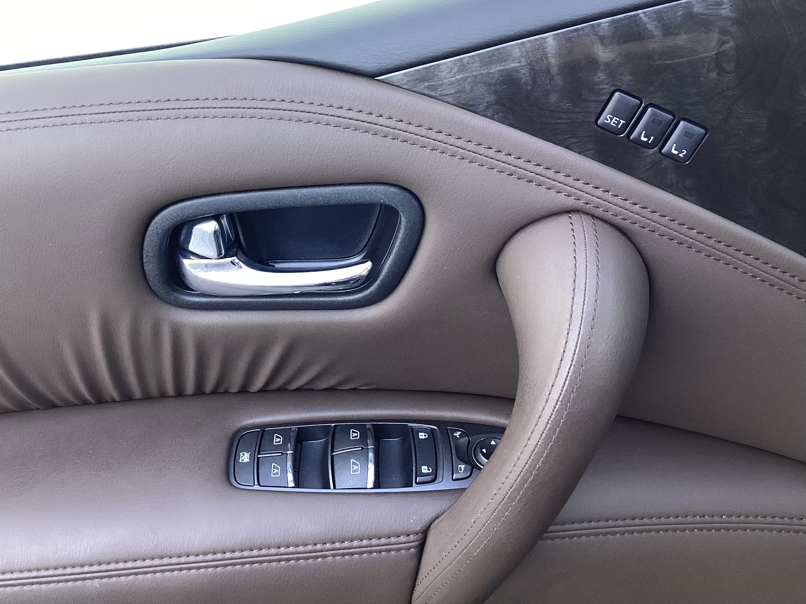 Used 2024 Nissan Armada Platinum w/ Captain's Chairs Package image 39