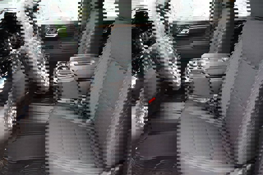 New 2026 GMC Sierra 1500 SLE image 15