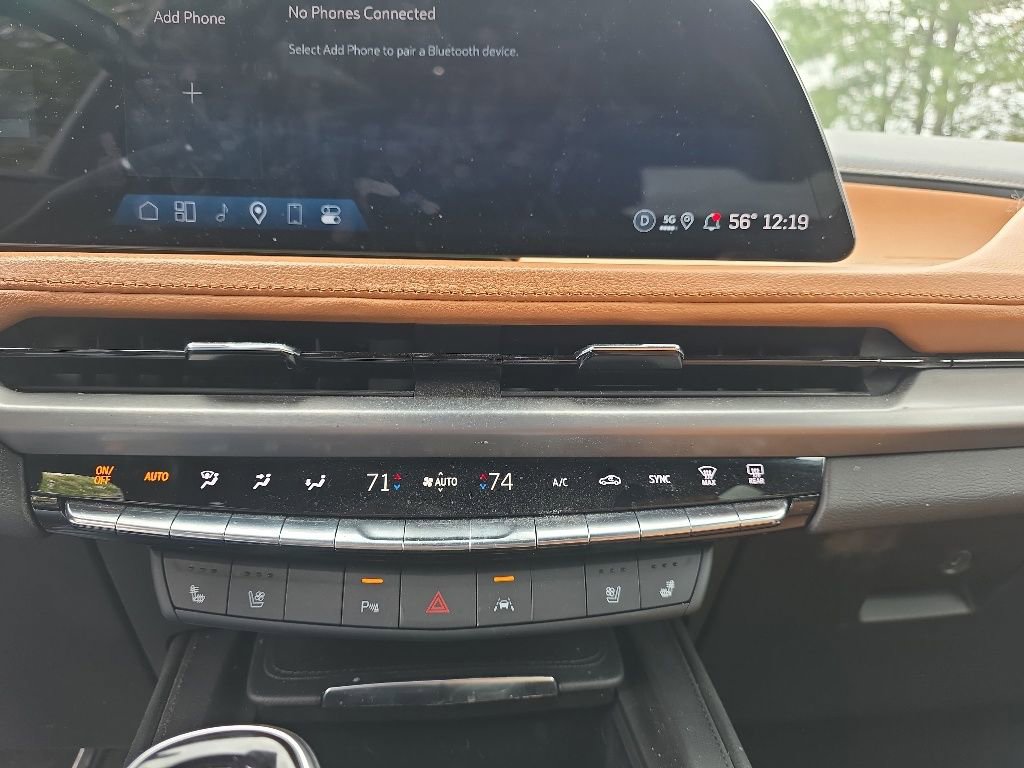 Used 2024 Cadillac XT4 Premium Luxury w/ Active Safety Package AWD/4WD image 16