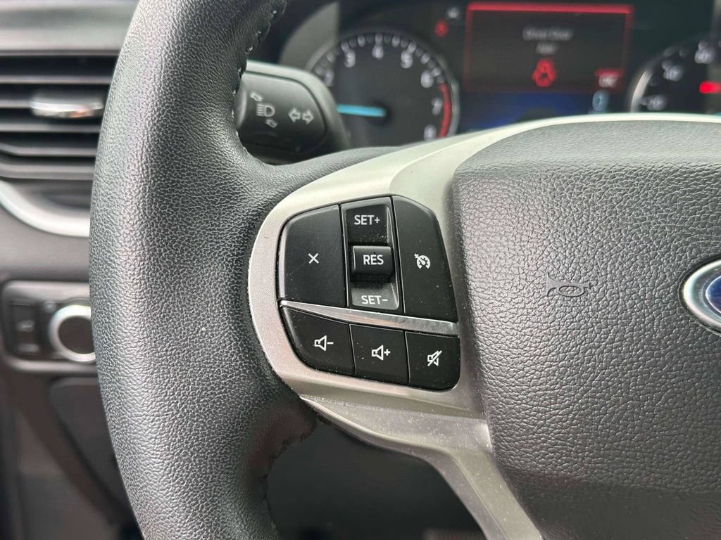 Used 2023 Ford Explorer XLT AWD/4WD image 22