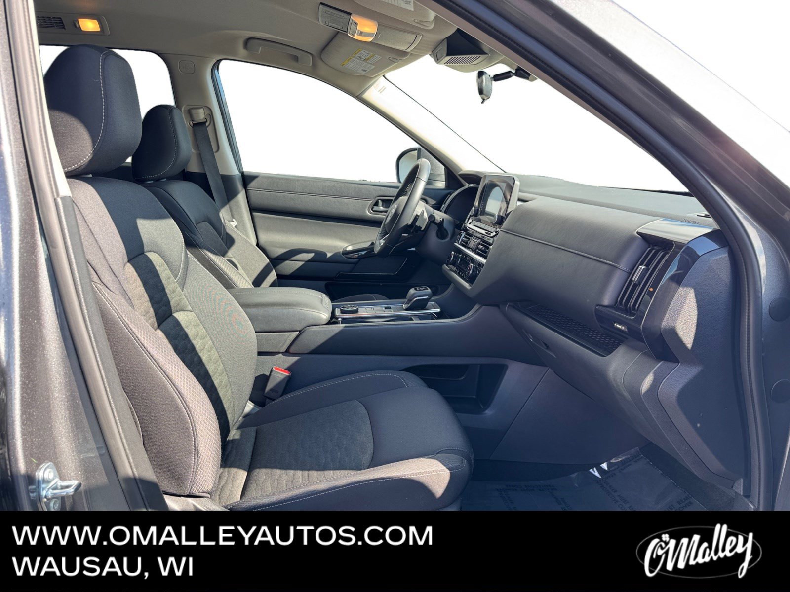 Used 2024 Nissan Pathfinder SV image 14