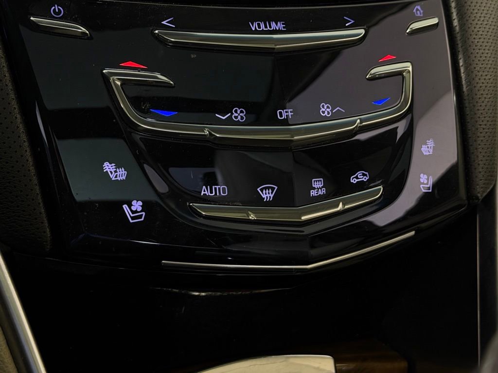 Used 2018 Cadillac XTS Luxury w/ Driver Awareness Package FWD image 17