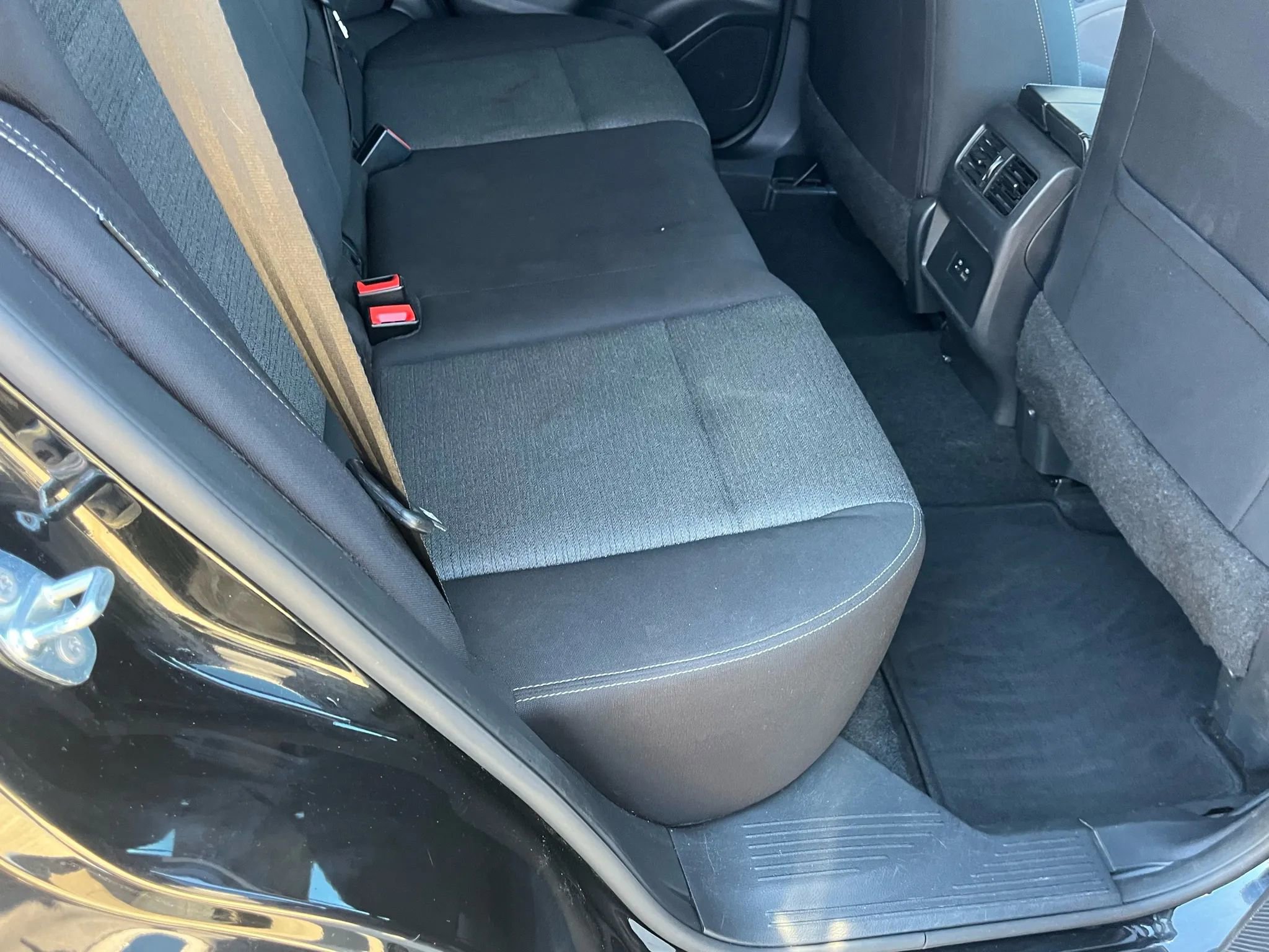 Used 2023 Nissan Rogue SV image 18