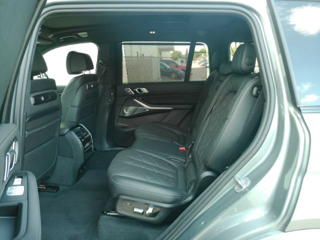 Used 2023 BMW X7 xDrive40i w/ M Sport Package AWD/4WD image 23