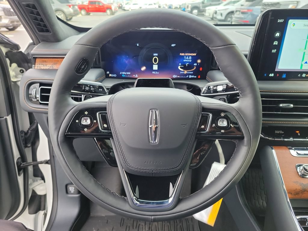 New 2026 Lincoln Aviator Black Label w/ Jet Appearance Package AWD/4WD image 23