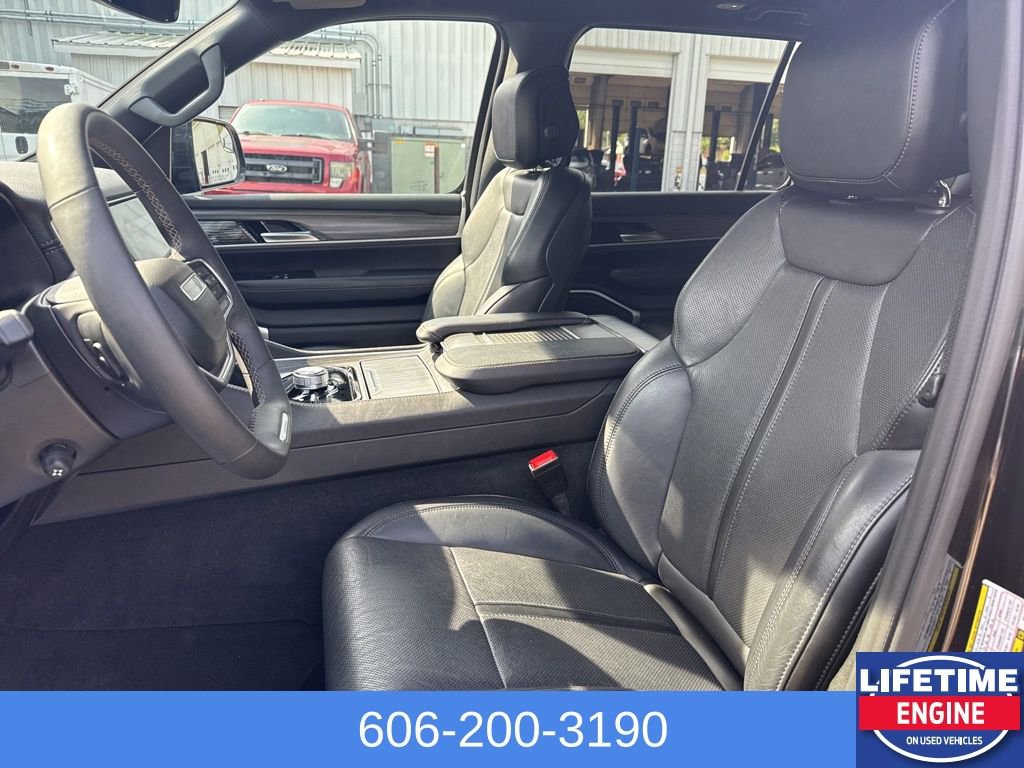 Used 2024 Jeep Wagoneer Series II w/ Flexible Seating Group image 26