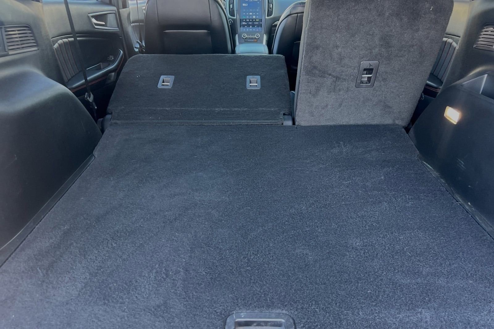 Used 2023 Ford Edge ST-Line w/ Class II Trailer Tow Package image 18