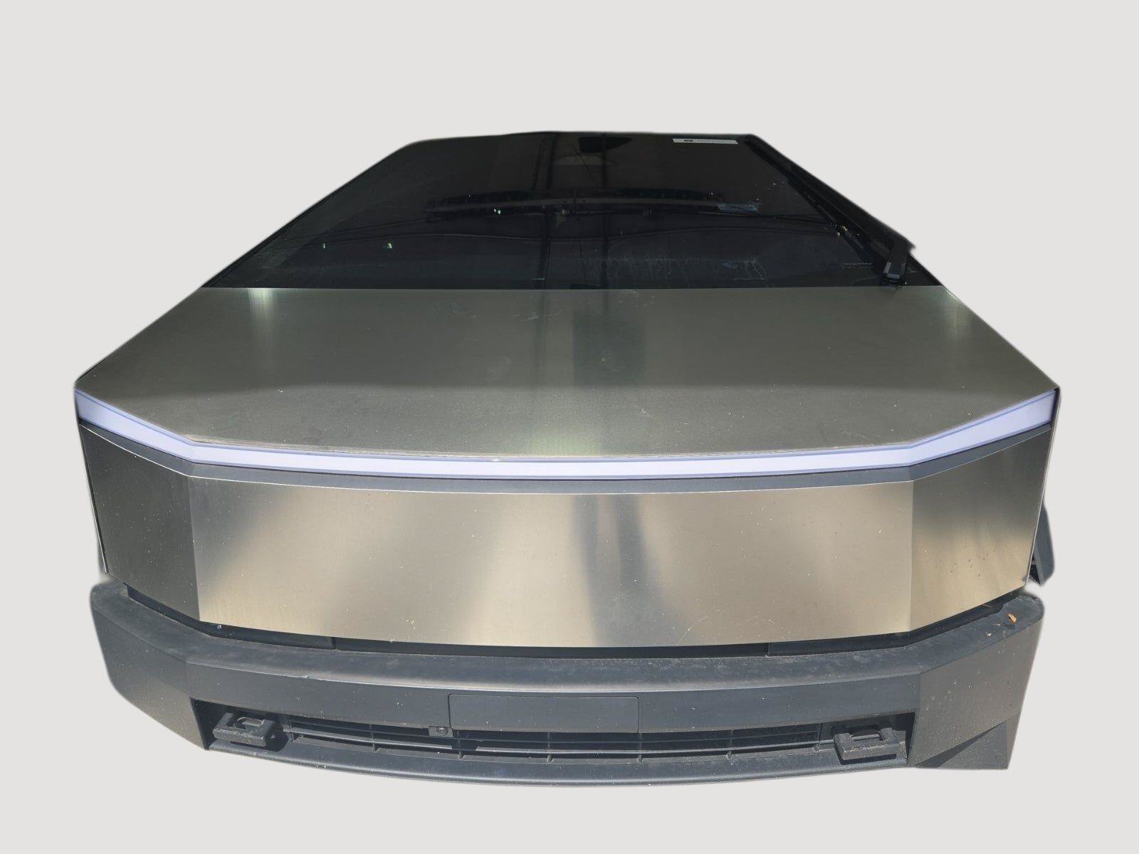 Used 2025 Tesla Cybertruck AWD Crew Cab image 16