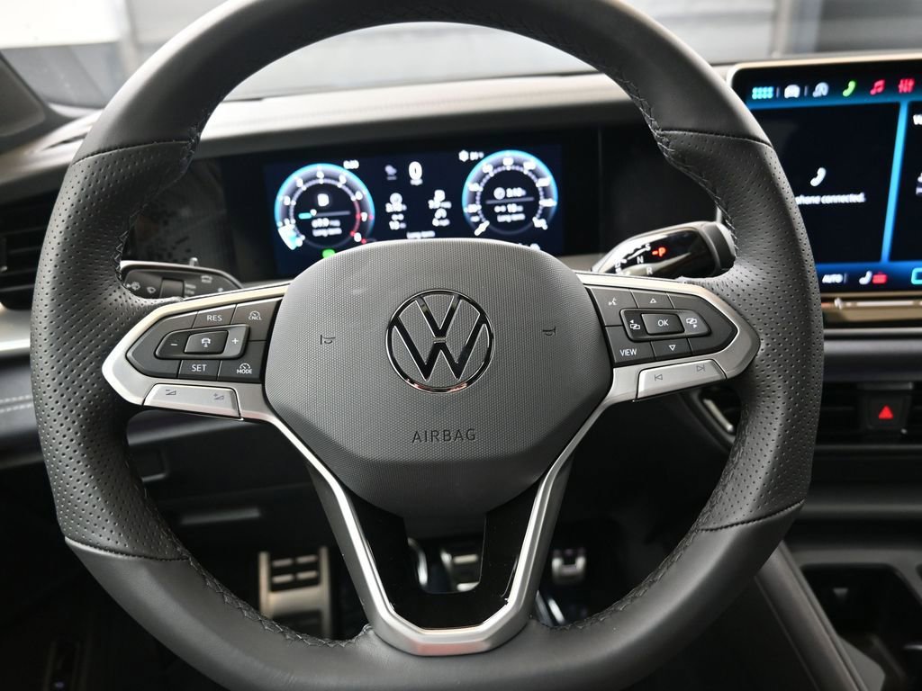 New 2026 Volkswagen Tiguan SE R-Line image 25