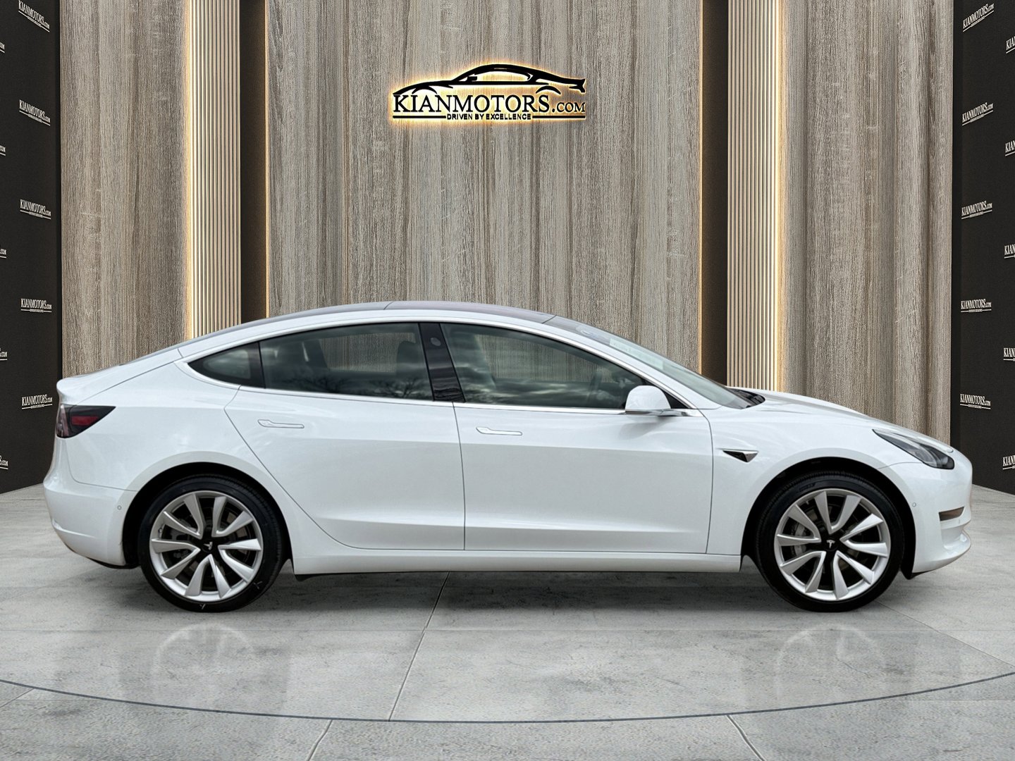 Used 2018 Tesla Model 3 Mid Range image 8
