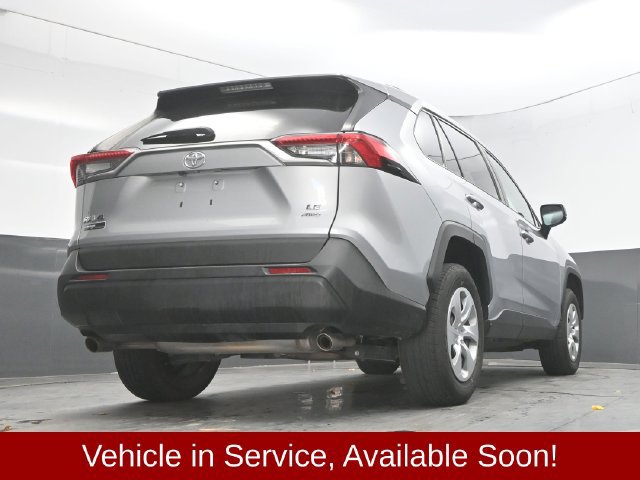 Used 2021 Toyota RAV4 LE AWD/4WD image 38